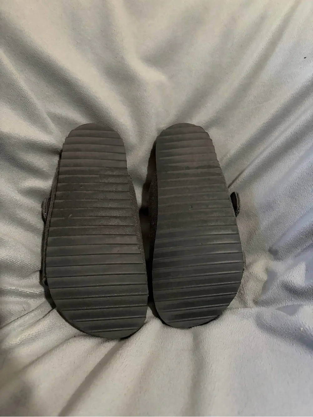 Old Navy Kids Double-Buckle Slide Sandals in Gray